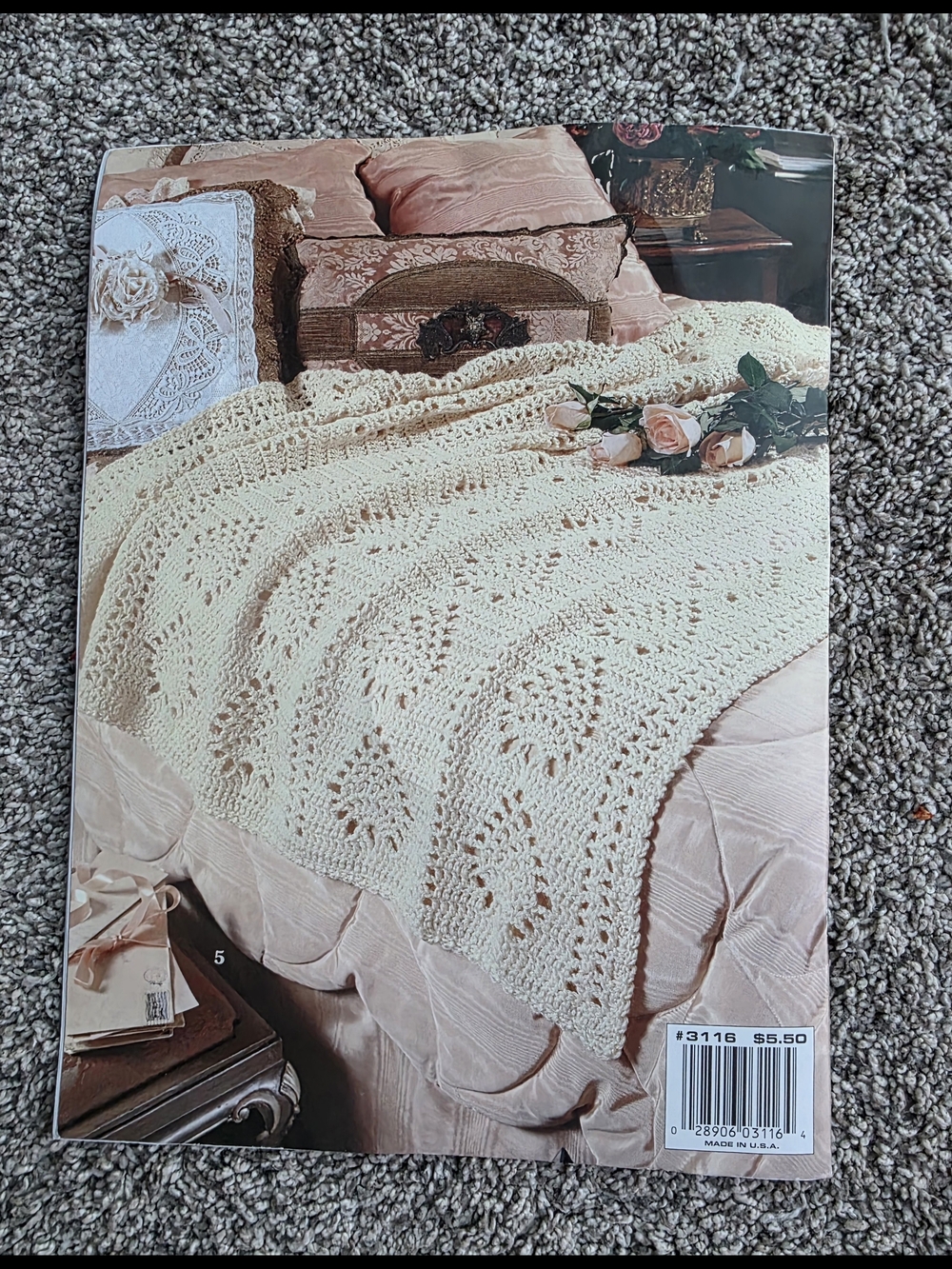 Leisure Arts So Pretty Pineapple Afghans Crochet Pattern Book - White - Picture 2 of 3